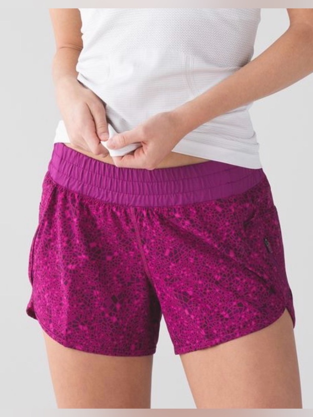 Lululemon Tracker Short III Paradise Geo Regal Plum Multi/ Regal Plum Sz 10